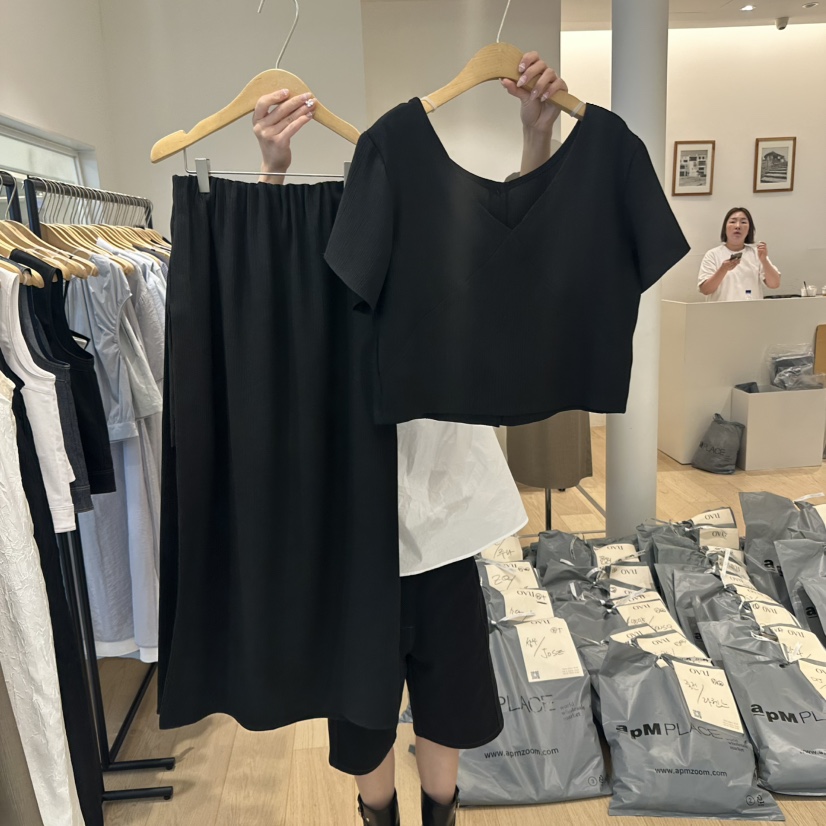 OVU韓國直郵㊣東大門實拍女裝新品人氣熱賣時尚套裝兩件套褶皺OVU套裝圖色3