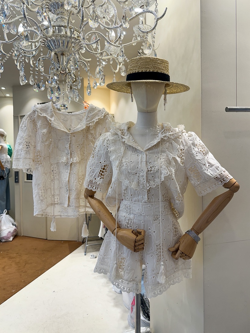 81 MARKET-L直郵韓國代購㊣女裝新品25春夏時尚襯衫蕾絲衫81 MARKET-L襯衫/蕾絲衫