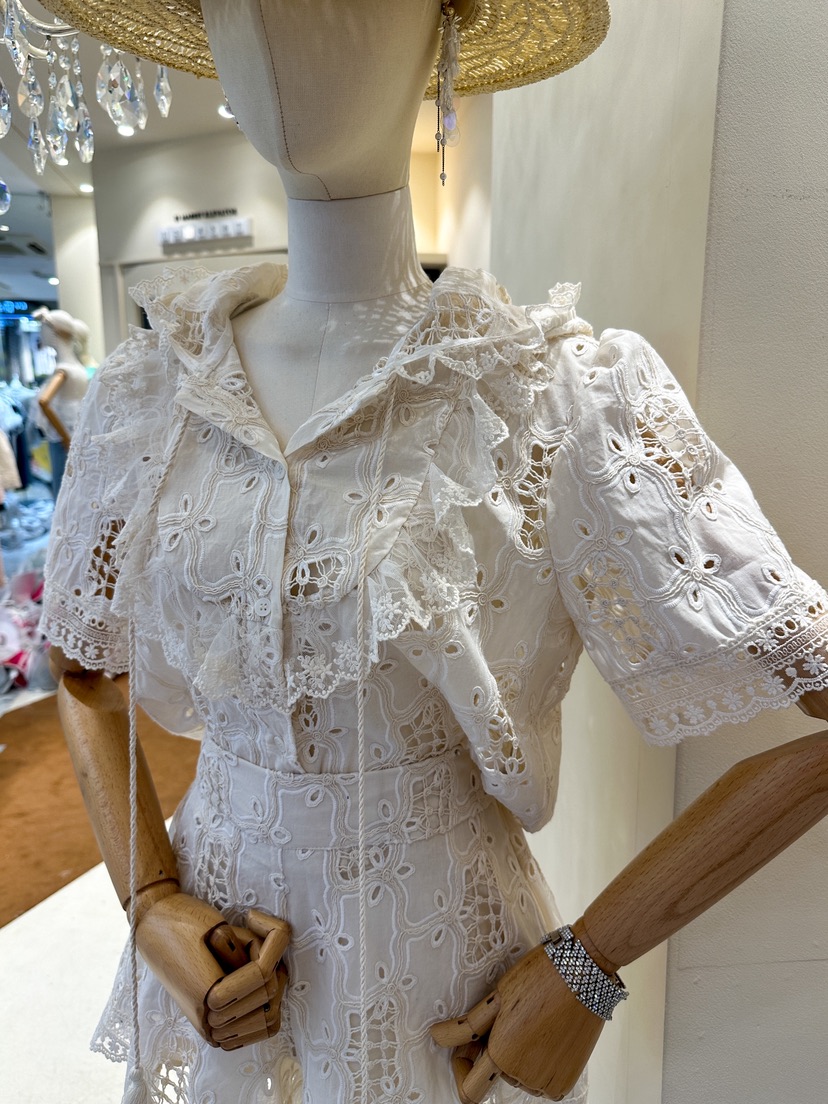 81 MARKET-L直郵韓國代購㊣女裝新品25春夏時尚襯衫蕾絲衫81 MARKET-L襯衫/蕾絲衫