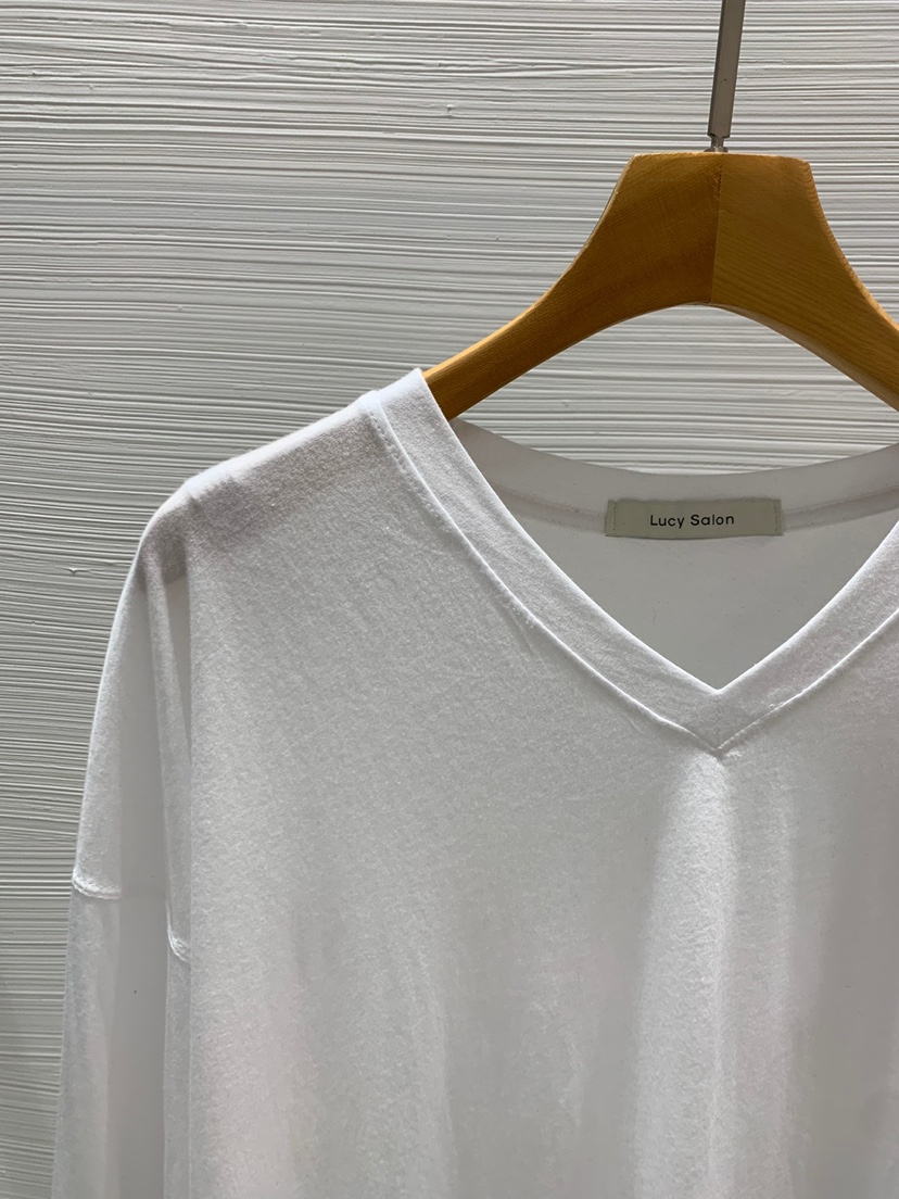 LUCY SALON韓國直郵㊣東大門實拍女裝新品25春夏長袖T恤V領寬松LUCY SALON長袖T恤