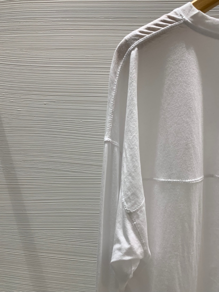 LUCY SALON韓國直郵㊣東大門實拍女裝新品25春夏長袖T恤V領寬松LUCY SALON長袖T恤