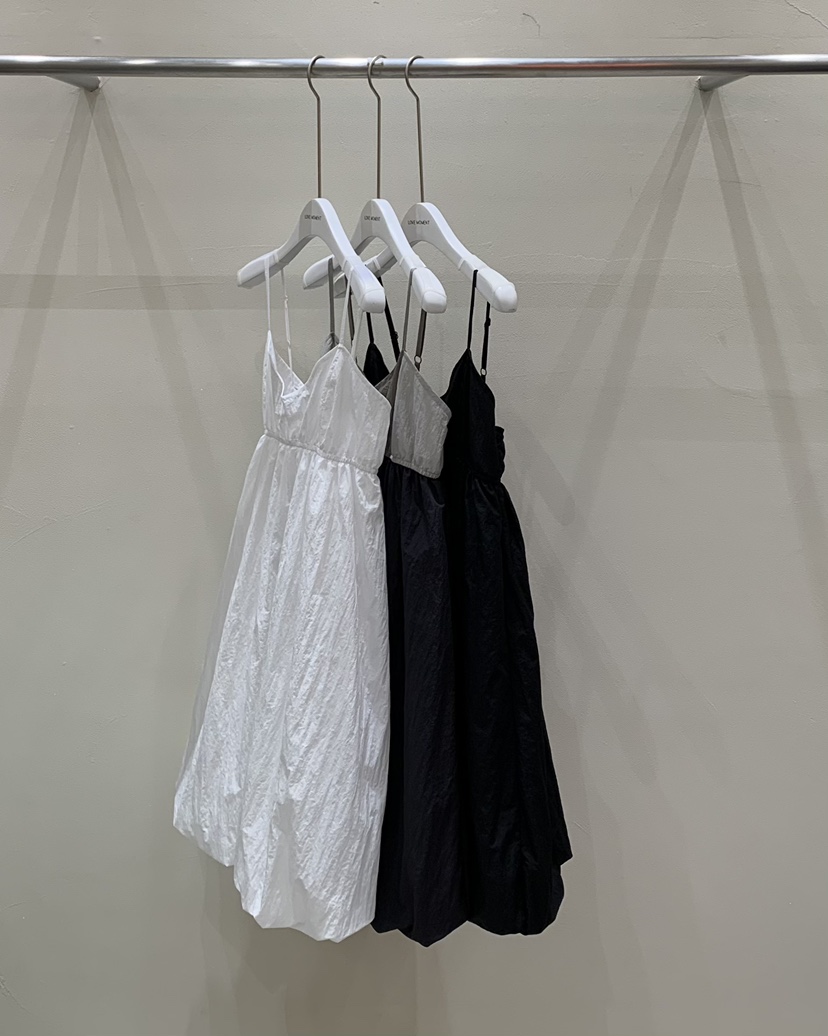 LOVE MOMENT東大門實拍女士新品休閑熱賣25春夏人氣連衣裙LOVE MOMENT連衣裙