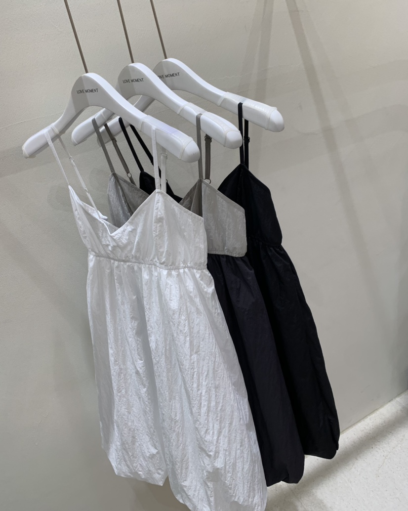 LOVE MOMENT東大門實拍女士新品休閑熱賣25春夏人氣連衣裙LOVE MOMENT連衣裙