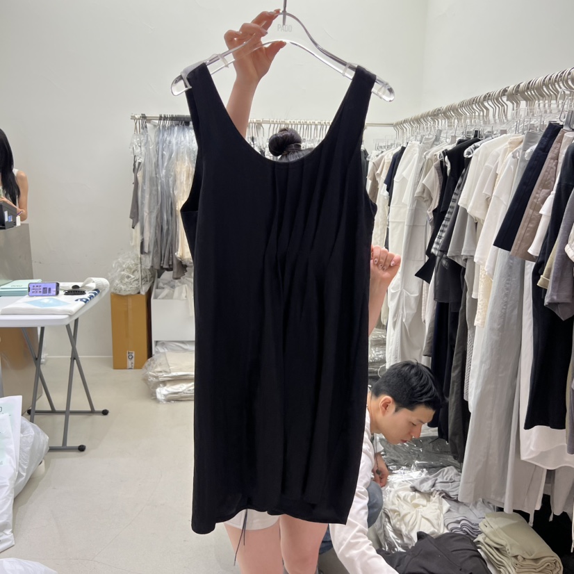 PADO韓國直郵㊣東大門實拍女裝新款25春夏時尚推薦連衣裙褶皺PADO連衣裙圖色2