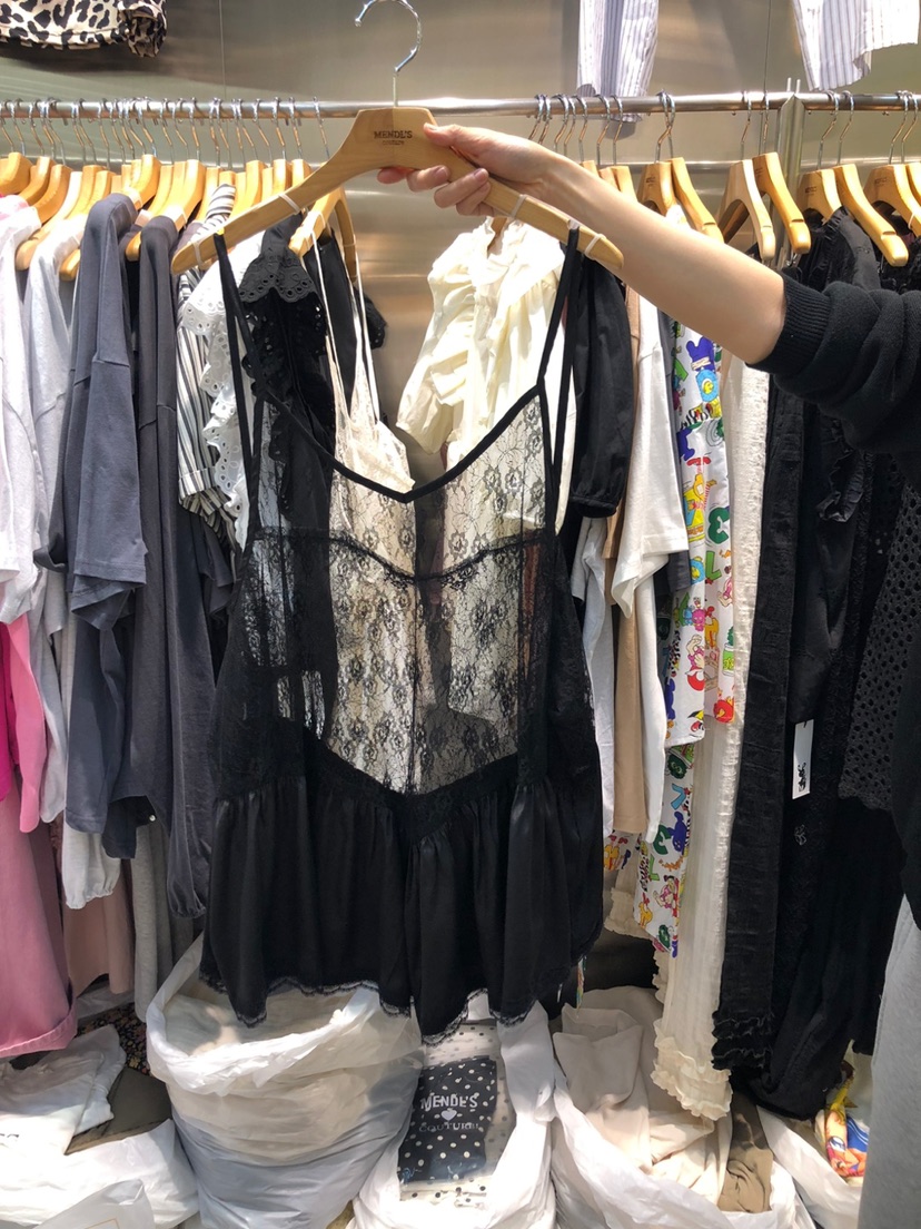MENDL S直郵韓國代購㊣女裝新款熱賣人氣吊帶背心蕾絲緊身MENDL S吊帶/背心圖色2
