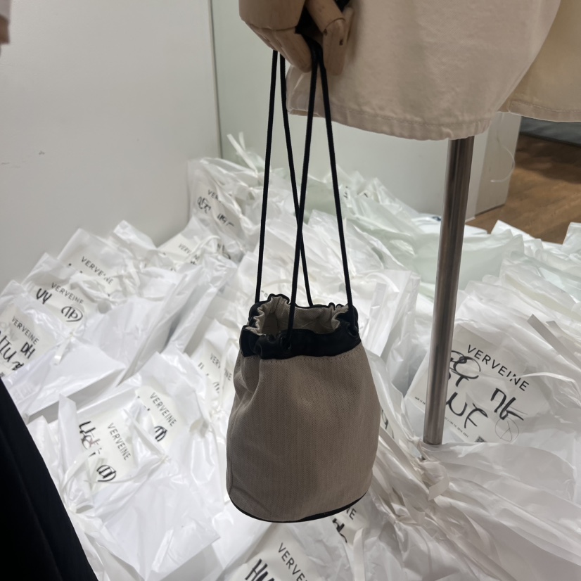 VERVEINE韓國直郵㊣東大門實拍女裝新款熱賣單肩斜跨包牛皮VERVEINE單肩/斜跨包
