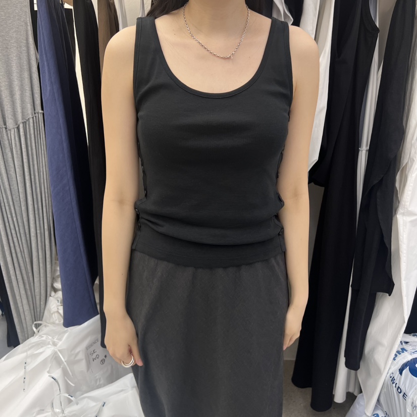 ESSENCE東大門代購女裝新款時尚人氣休閑熱賣25春夏吊帶背心紐扣ESSENCE吊帶/背心圖色2