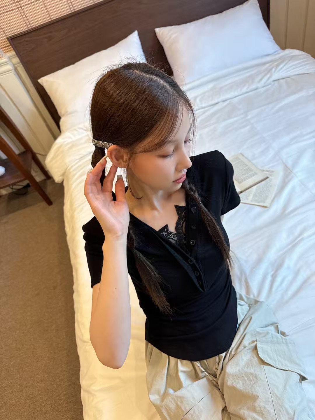 THEHANDS直郵韓國代購㊣女裝新品熱賣25春夏休閑推薦T恤蕾絲THEHANDST恤圖色2