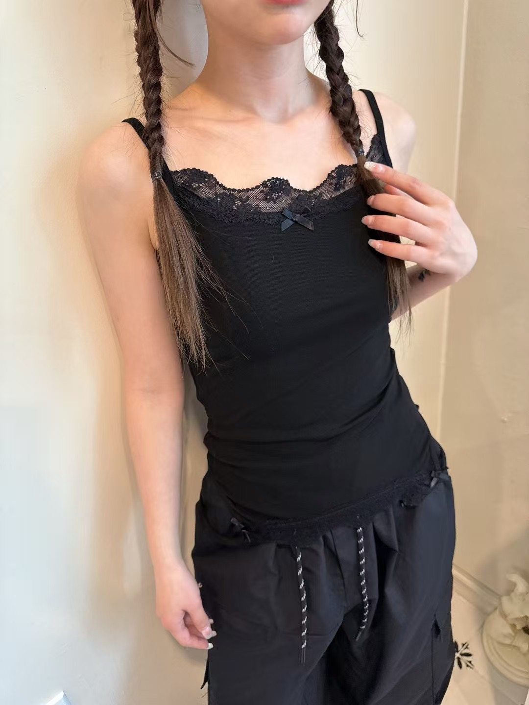 THEHANDS直郵韓國代購㊣女裝新品熱賣25春夏推薦吊帶背心蕾絲THEHANDS吊帶/背心圖色2
