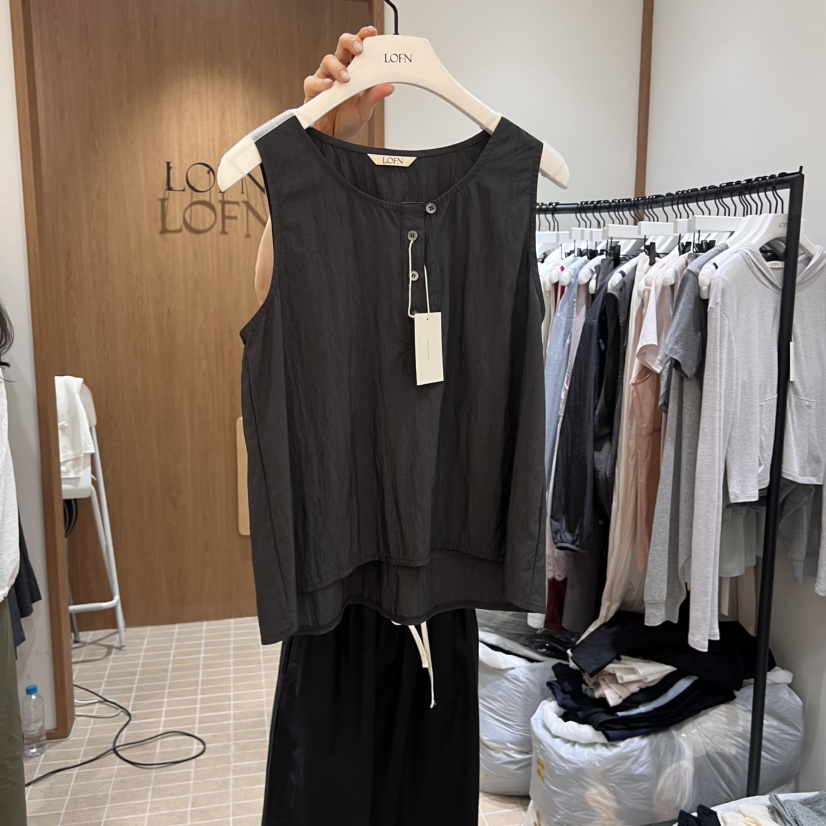 LOFN韓國直郵㊣東大門實拍女裝新品時尚25春夏人氣吊帶背心LOFN吊帶/背心圖色2