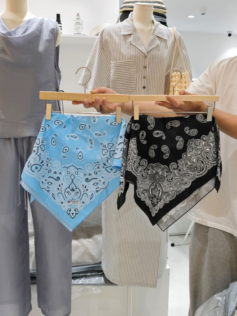 J SHOP韓國直郵㊣東大門實拍女裝新品推薦人氣熱賣圍巾披肩J_SHOP圍巾/披肩