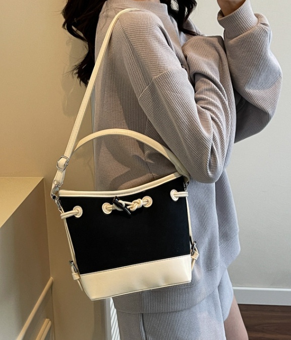 POSH BLUE東大門直郵女裝新款真品時尚職業25春夏單肩斜跨包POSH BLUE單肩/斜跨包