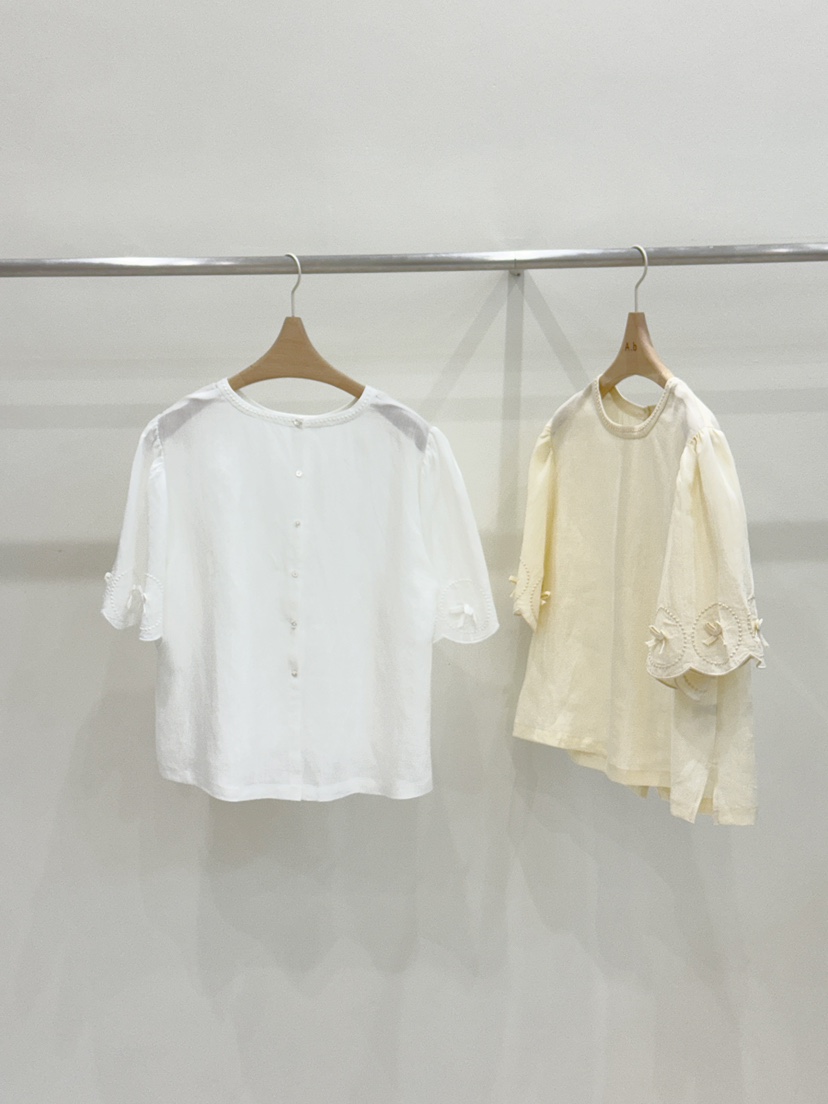 AUTUMN BEIGE PLUS東大門直郵女裝新品真品人氣襯衫蕾絲衫A.b/AUTUMN BEIGE襯衫/蕾絲衫