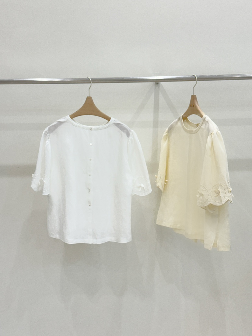 AUTUMN BEIGE PLUS東大門直郵女裝新品真品人氣襯衫蕾絲衫A.b/AUTUMN BEIGE襯衫/蕾絲衫