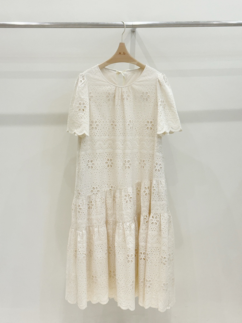 AUTUMN BEIGE PLUS東大門直郵女裝新款時尚25春夏真品連衣裙A.b/AUTUMN BEIGE連衣裙