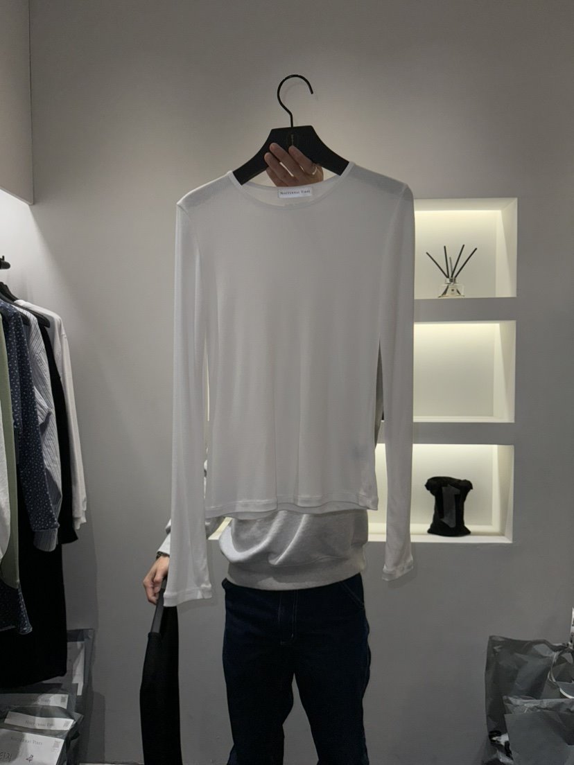 NOCTURNAL VIBE東大門實拍女裝新品熱賣推薦人氣25春夏長袖T恤NOCTURNAL VIBE長袖T恤