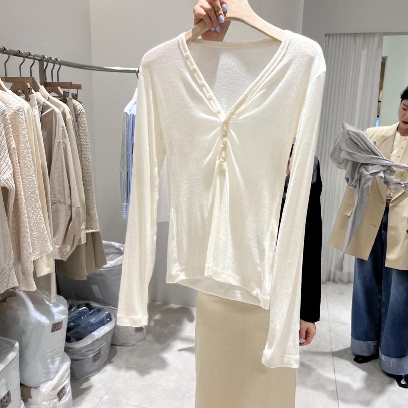 GLOW AND NYMPH韓國直郵東大門實拍女裝新款人氣時尚長袖T恤GLOW AND NYMPH長袖T恤