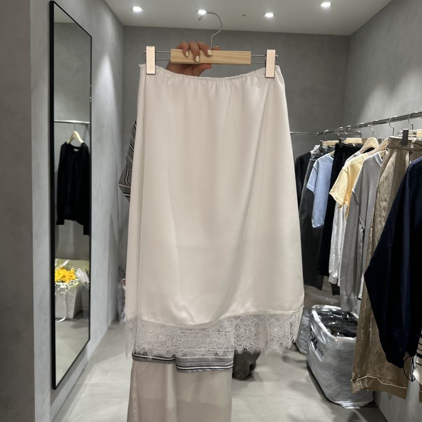 X-MOOD韓國直郵東大門實拍女裝新品真品推薦人氣時尚長裙蕾絲X-MOOD長裙