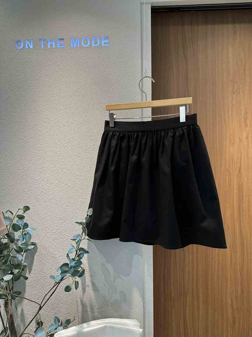 ON THE MODE韓國直郵㊣東大門實拍女裝新品熱賣時尚推薦裙褲ON THE MODE裙褲