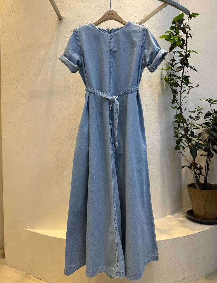 RIAH韓國代購女士新款25春夏職業熱賣推薦人氣時尚連衣裙長款RIAH連衣裙