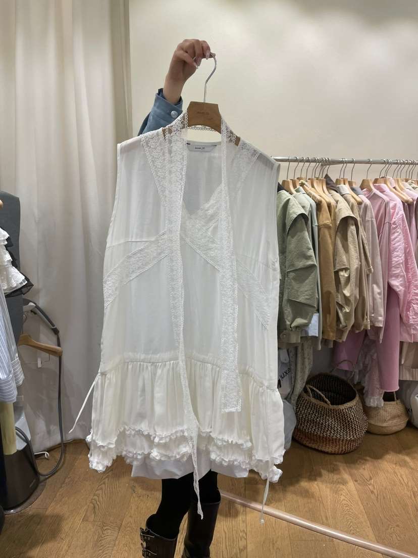 AUVERFIT直郵韓國代購㊣女裝新品熱賣推薦連衣裙含脖帶蕾絲AUVERFIT連衣裙
