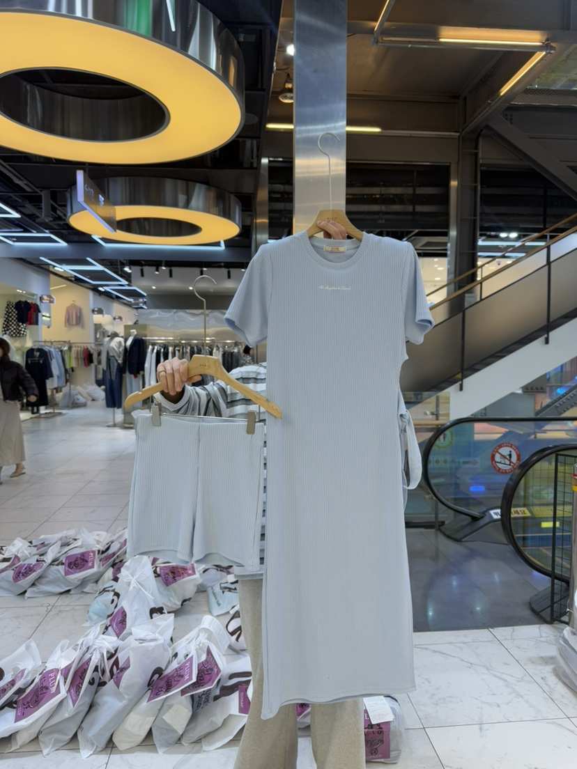 PLUM-q韓國直郵女裝新款人氣推薦25春夏真品熱賣休閑職業套裝PLUM套裝