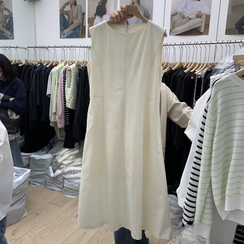 MOI-A韓國直郵女裝新款人氣熱賣時尚休閑真品25春夏連衣裙MOI-A連衣裙
