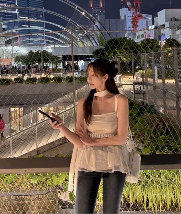 BOBBIE DOLL韓國直郵女裝新款推薦熱賣25春夏吊帶背心含脖帶BOBBIE DOLL吊帶/背心