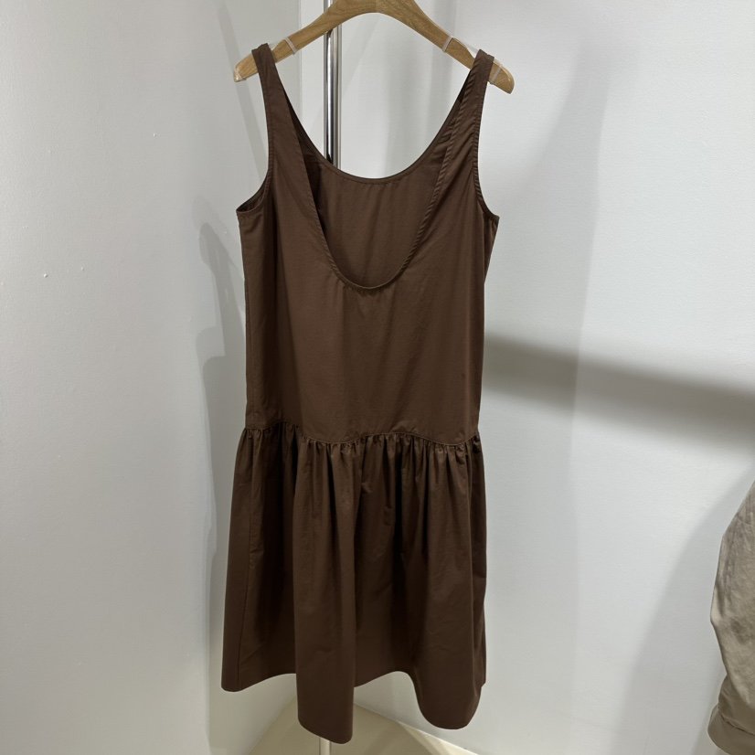 ART IS OVER東大門實拍女士新品推薦25春夏職業時尚連衣裙ART IS OVER連衣裙