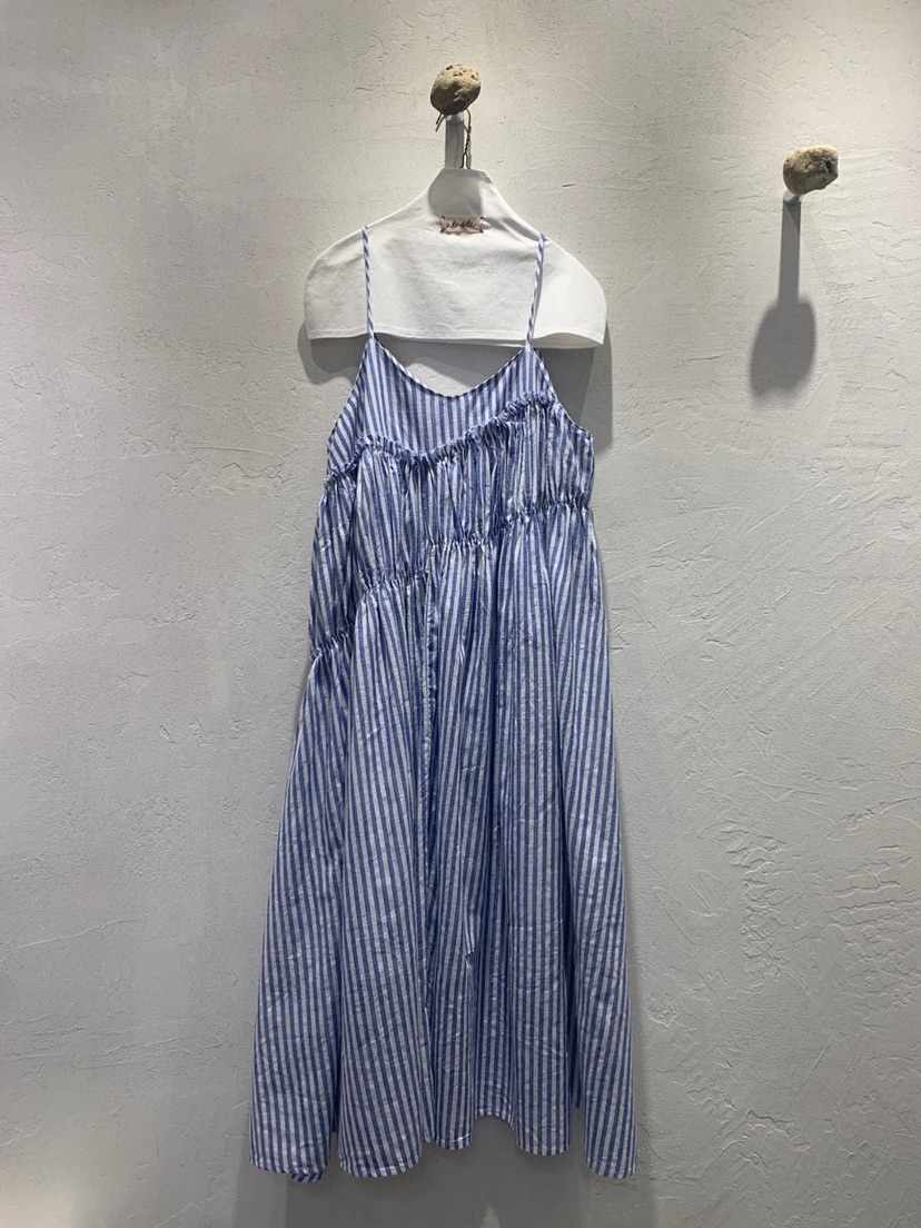 AT NOTE東大門實拍女士新款25春夏真品職業休閑連衣裙荷葉邊AT NOTE連衣裙