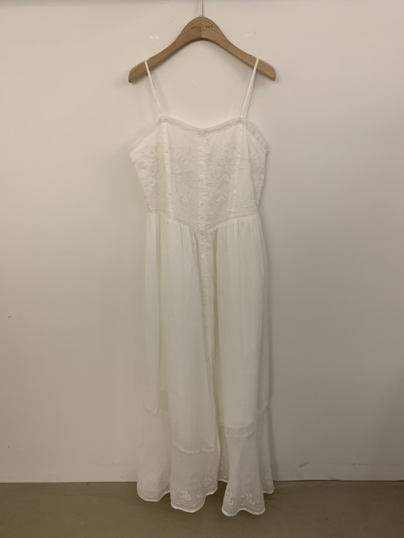 UNDER KEY直郵韓國代購㊣女裝新款時尚熱賣連衣裙刺繡亞麻UNDER KEY連衣裙