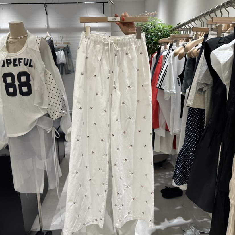 AYCE韓國直郵㊣東大門實拍女裝新款熱賣人氣時尚休閑褲刺繡101SHOWROOM/AYCE休閑褲
