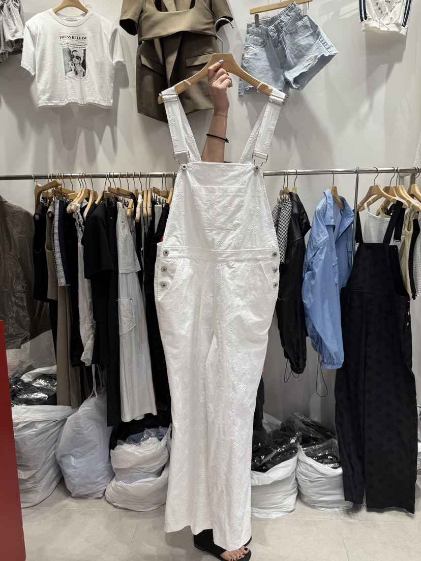 SOLAR韓國直郵㊣女裝新品熱賣推薦人氣時尚休閑25春夏背帶褲蕾絲SOLAR背帶褲