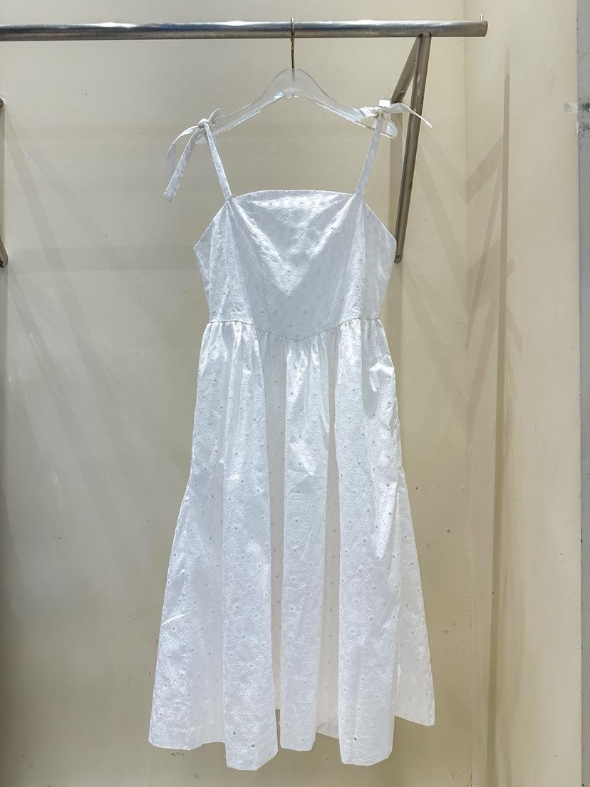 81 MARKET-L韓國直郵㊣東大門實拍女裝新品熱賣時尚連衣裙81 MARKET-L連衣裙