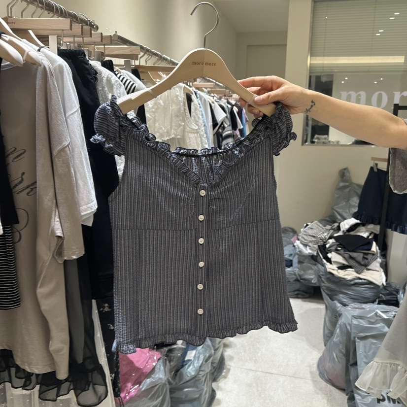 MOREMORE直郵韓國代購㊣女裝新品時尚吊帶背心荷葉邊褶皺條紋more more吊帶/背心