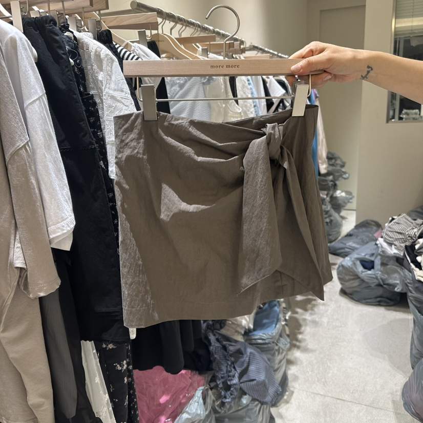 MOREMORE韓國直郵㊣女裝新款25春夏休閑時尚人氣裙褲裹身裙more more裙褲