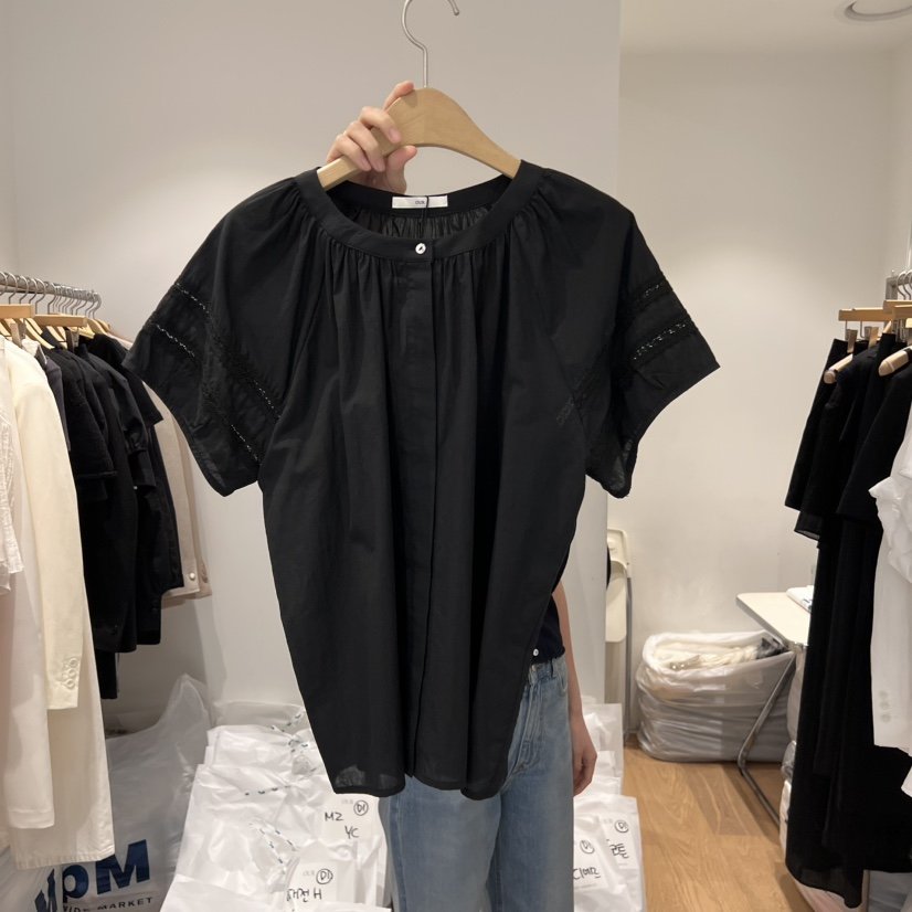 OUR-A韓國直郵㊣東大門實拍女裝新款時尚25春夏襯衫蕾絲衫蕾絲OUR-A襯衫/蕾絲衫