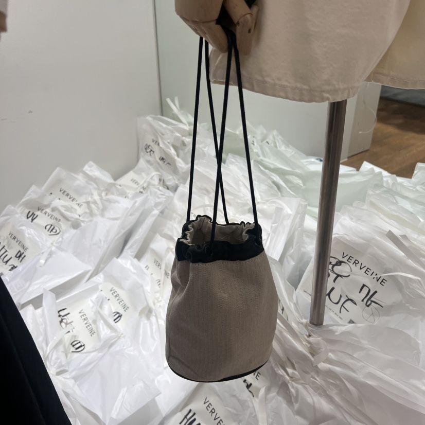 VERVEINE韓國直郵㊣東大門實拍女裝新款熱賣單肩斜跨包牛皮VERVEINE單肩/斜跨包