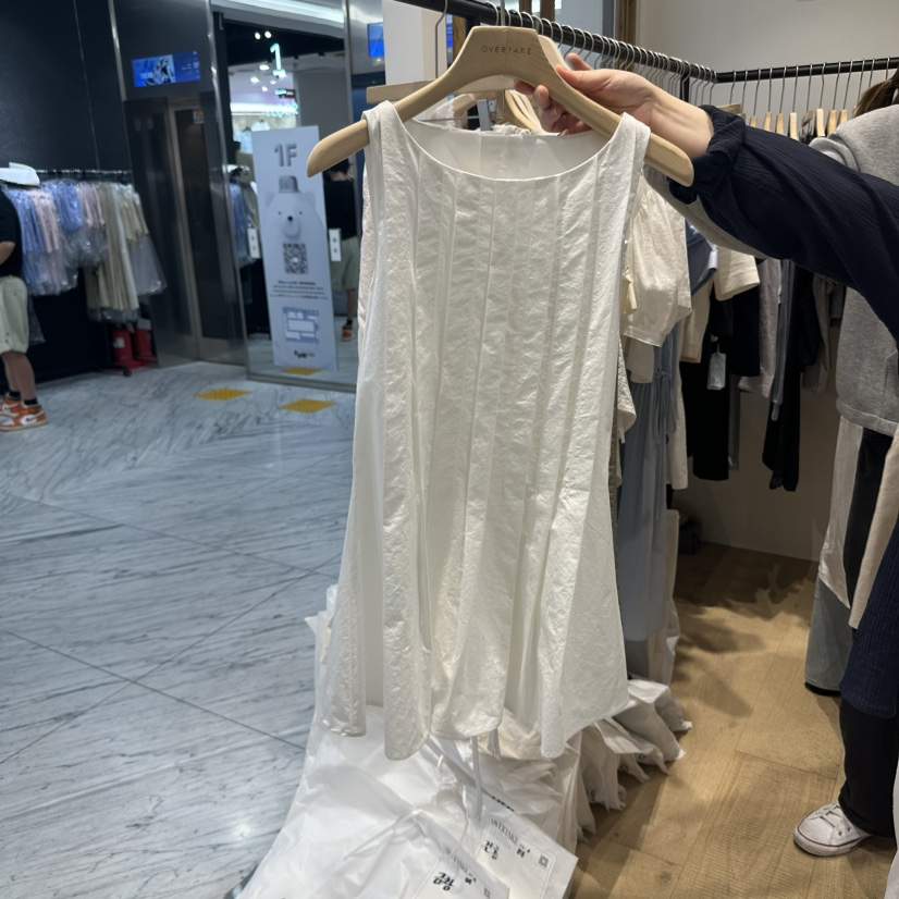 OVERTAKE韓國直郵㊣東大門實拍女裝新品熱賣25春夏人氣連衣裙OVERTAKE連衣裙