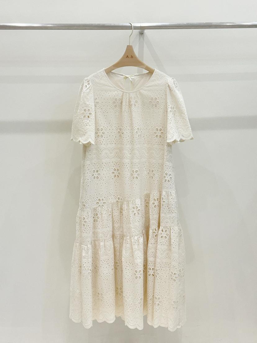 AUTUMN BEIGE PLUS東大門直郵女裝新款時尚25春夏真品連衣裙A.b/AUTUMN BEIGE連衣裙